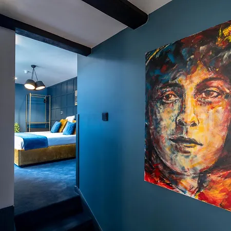 Cty Books 3* Λάιντεν