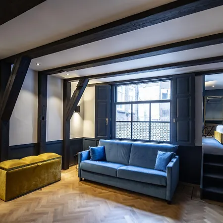 Cty Books Hotel 3*