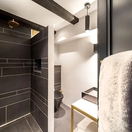 Cty Books Hotel 3*