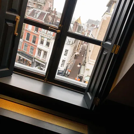 Cty Books Hotel