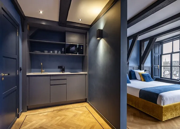 Cty Books Otel Leiden